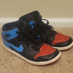Nike Black and Blue Sneakers High-Top Design